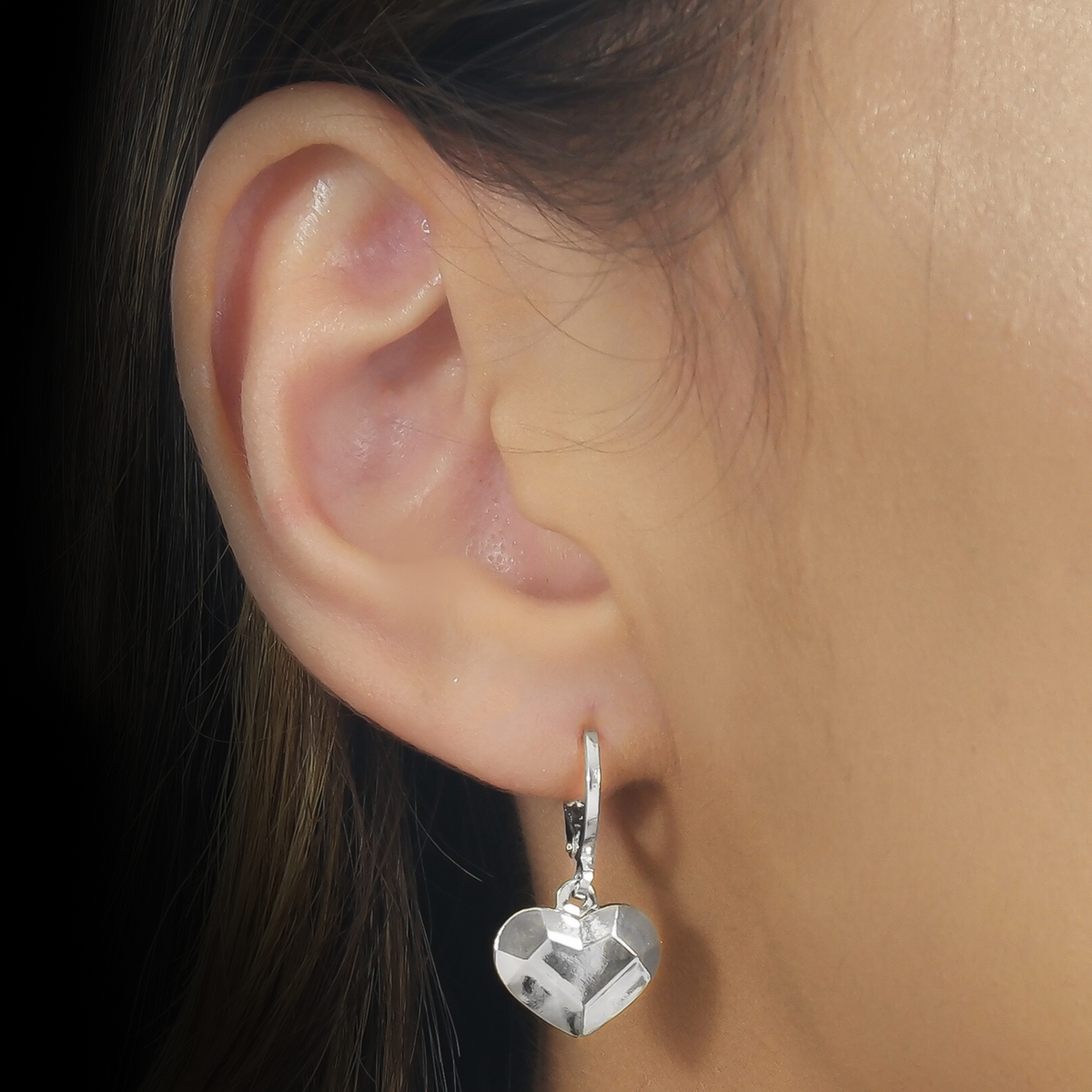 Brinco Passion Prateado Argolinha Coração Traços